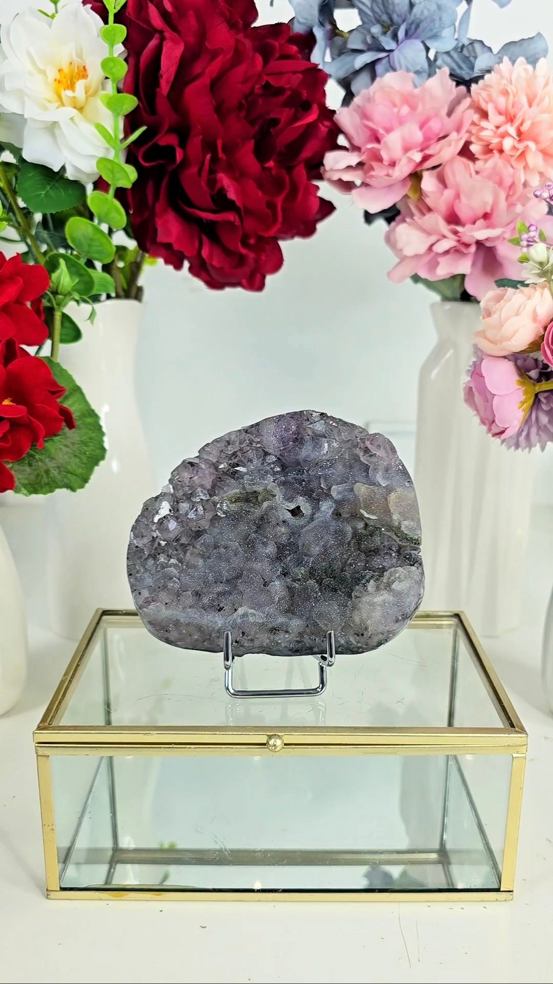 Soft sugar Amethyst piece on stand