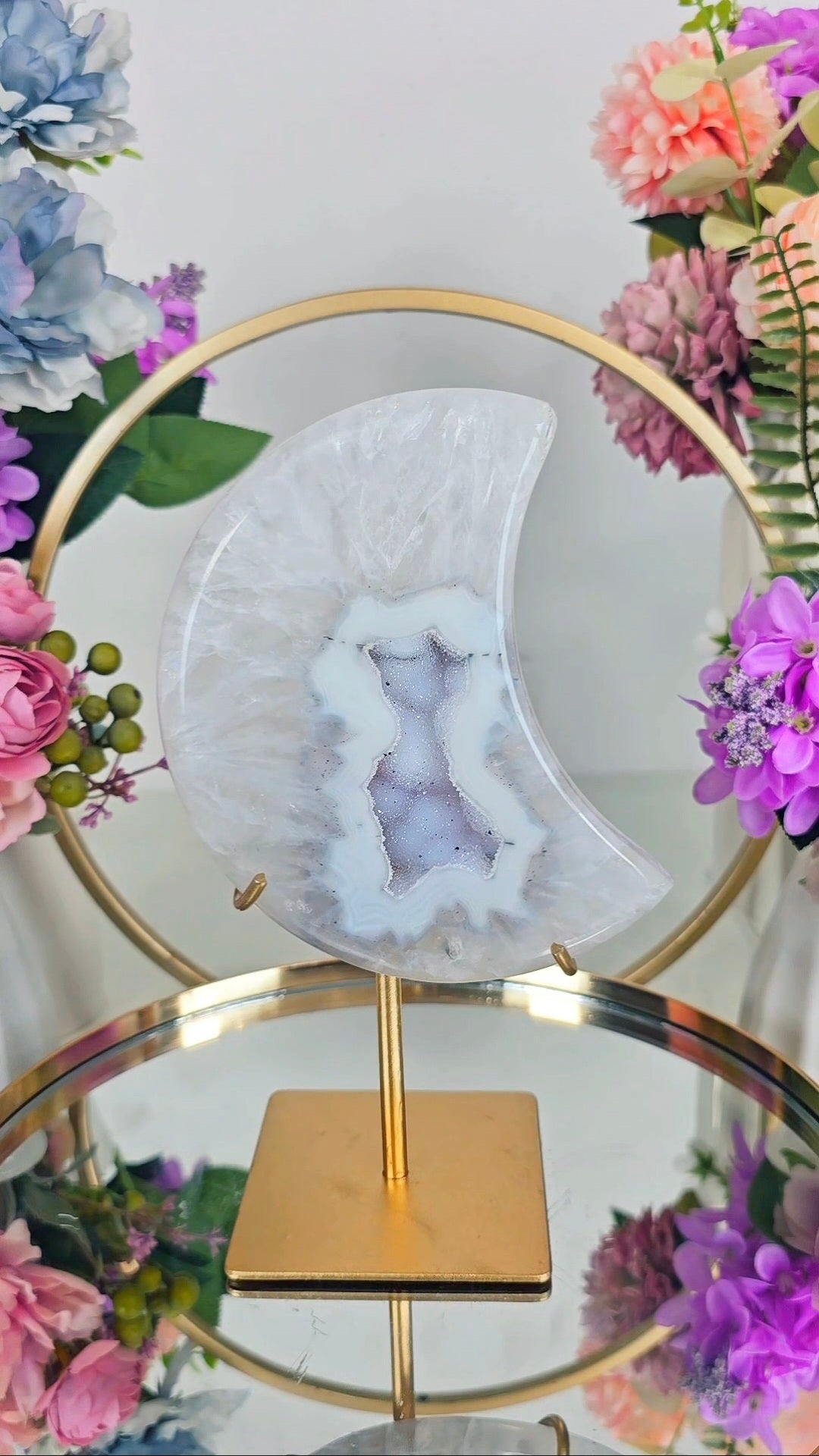 Druzy Agate Moon on stand CM300