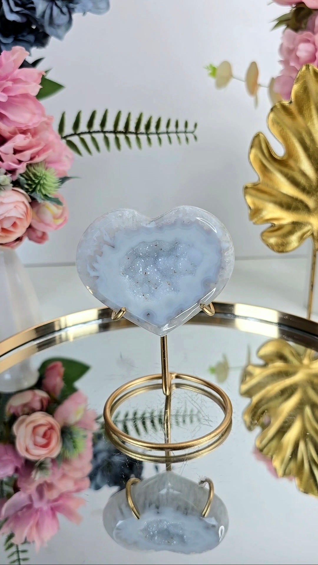 Druzy Agate Heart on stand H34