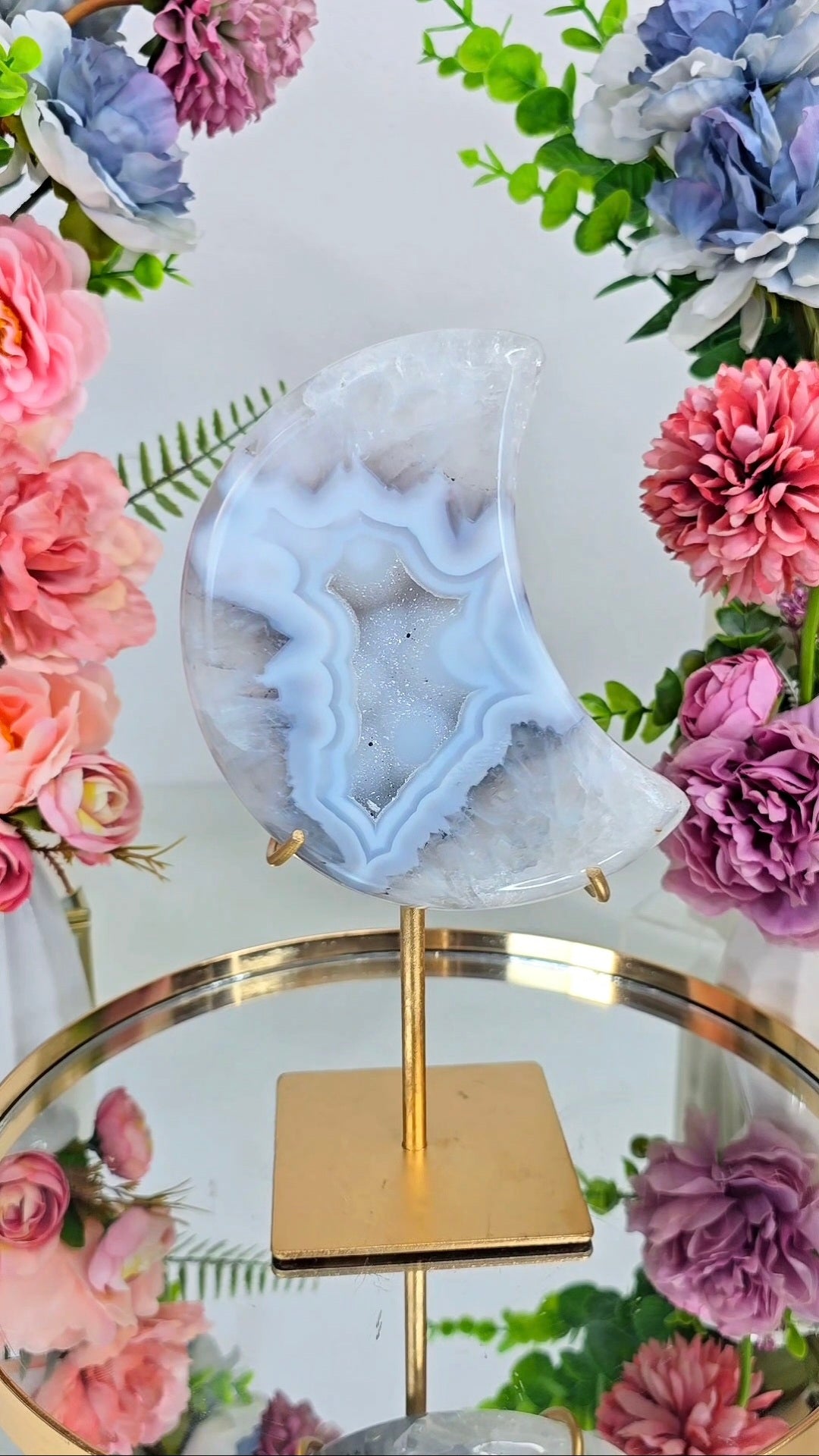 Druzy Agate Moon on stand CM306