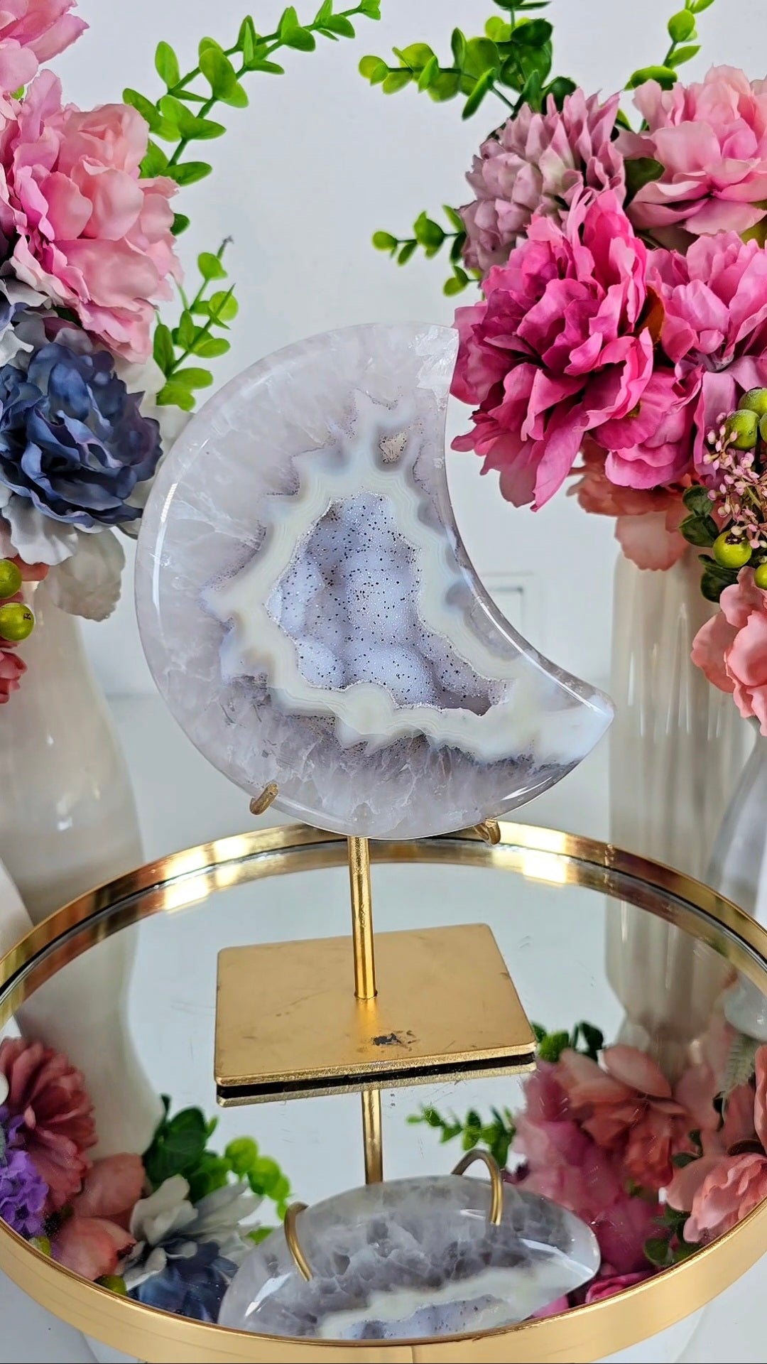 Druzy Agate Moon on stand CM322