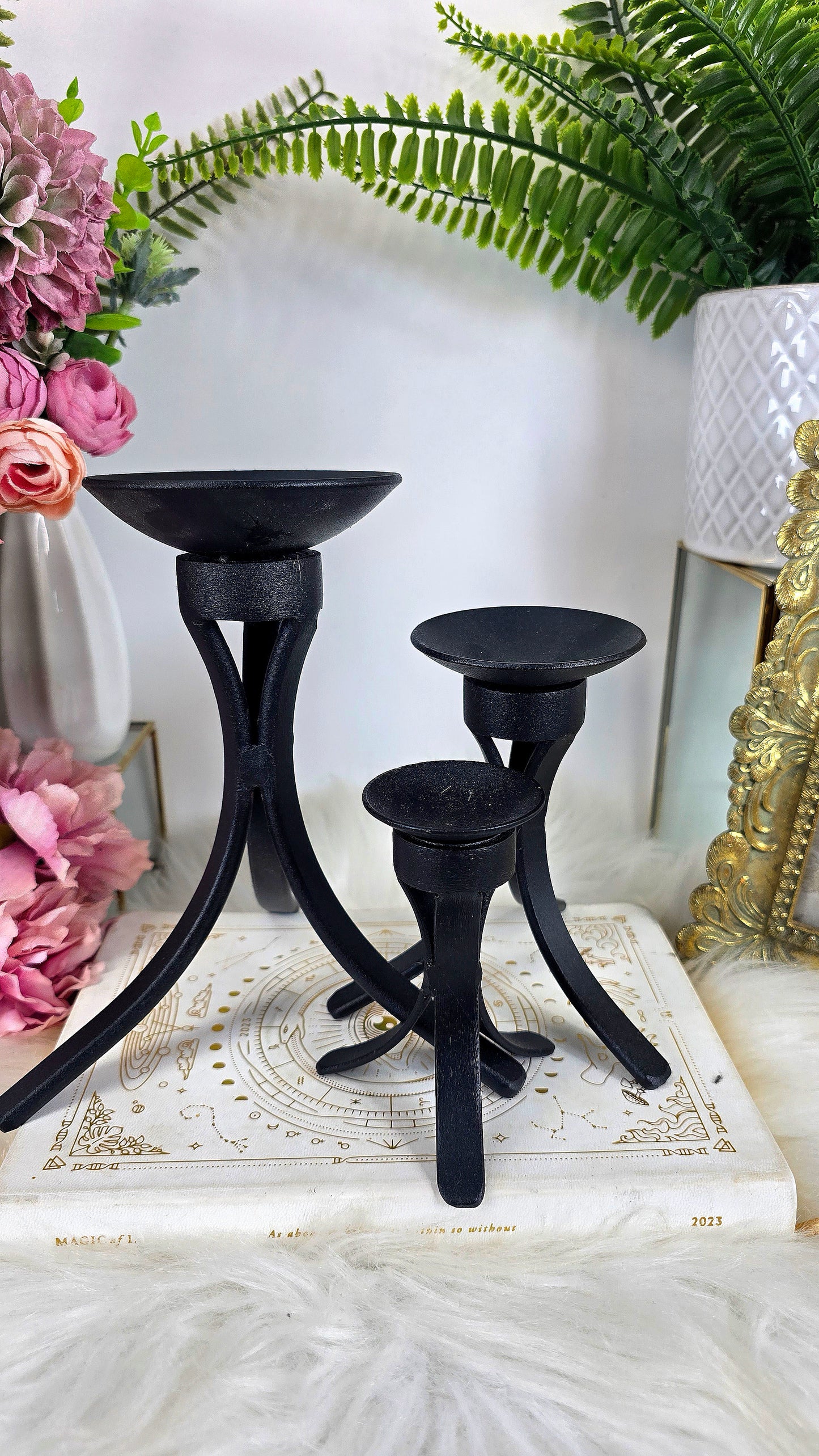 Metal Spinning Sphere Stand / 3 Sizes