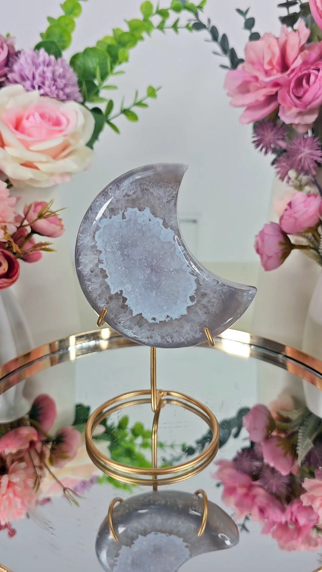 Druzy Agate Moon on stand CM21