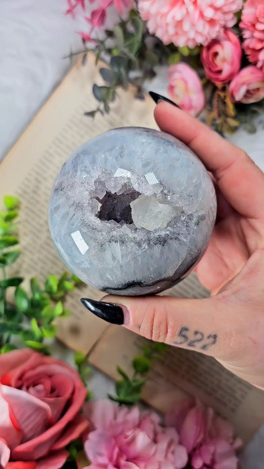 Druzy Quartz Sphere CS106