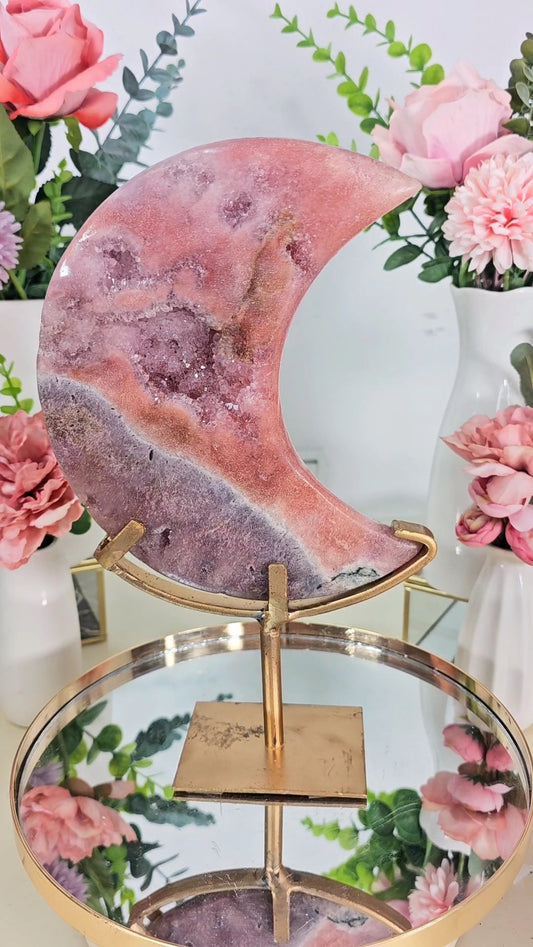 Pink Amethyst Moon on stand CM32