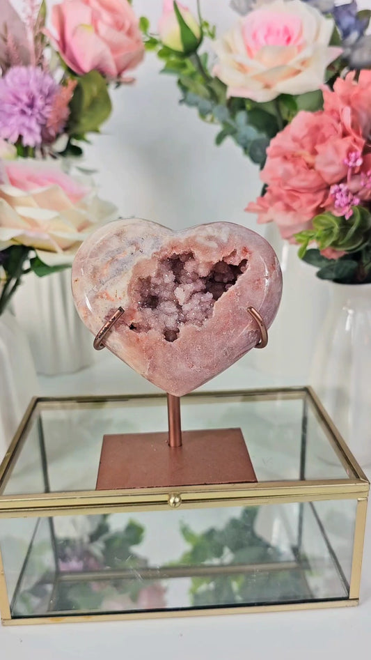 Pink Amethyst Heart on stand H126