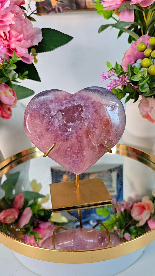 Pink Amethyst Heart on stand H204