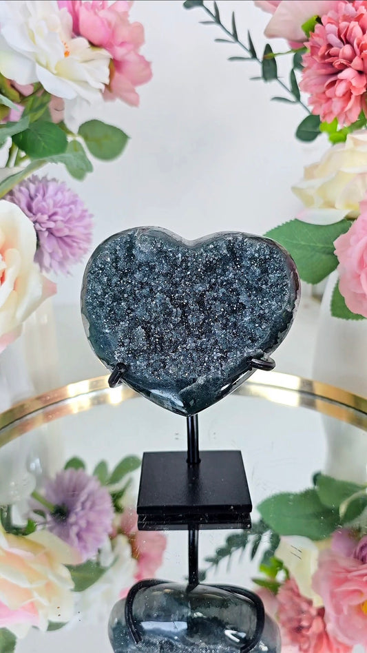 Druzy Rainbow Amethyst Heart on stand 249