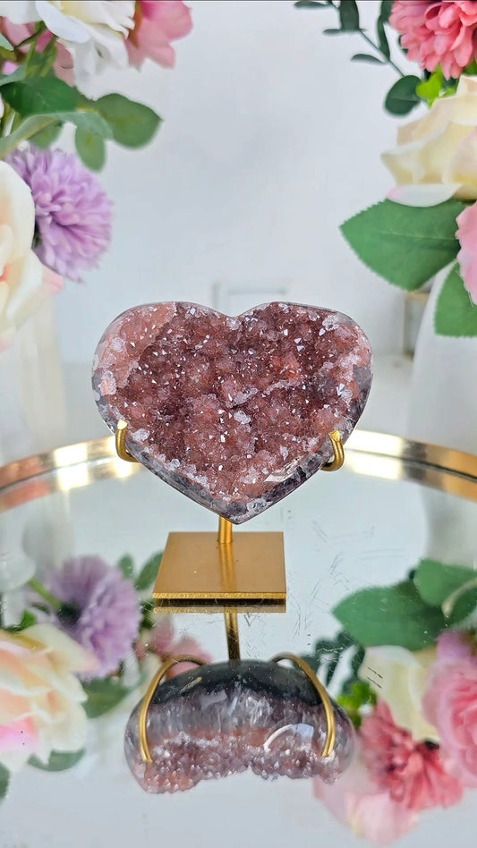 Druzy Rainbow Amethyst Heart on stand 250