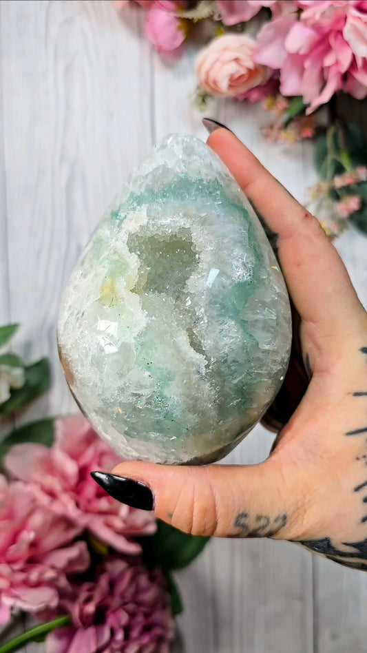 Druzy Green Quartz Flame / Egg 07