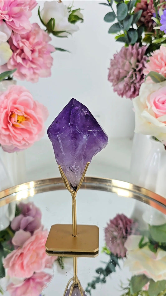 Amethyst Point on stand 01