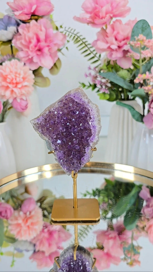 Druzy Amethyst on stand A01