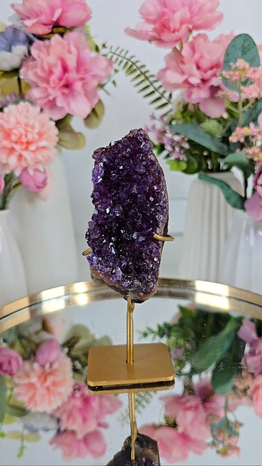 Druzy Amethyst on stand A05