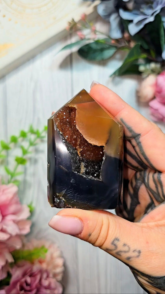 Druzy Agate tower CT570
