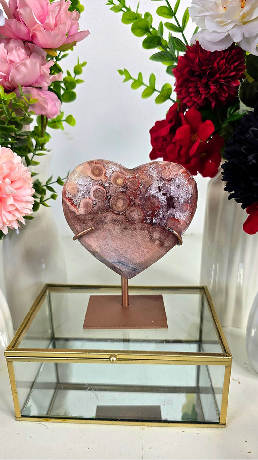 Pink Amethyst Heart on stand H272