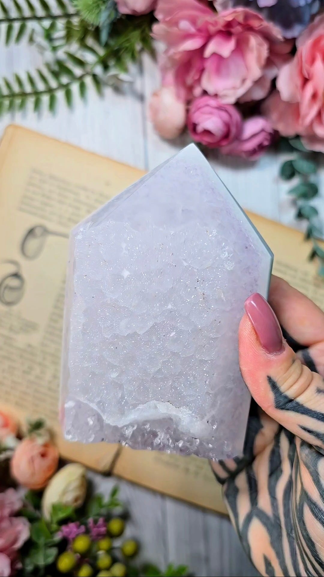 Sugary Druzy Quartz / Agate Tower CT600
