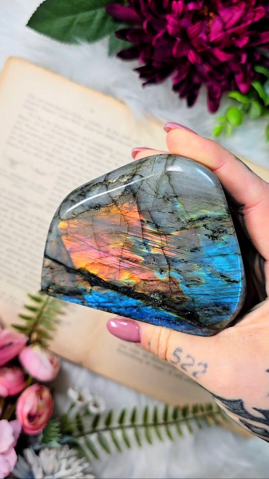 Sunset Labradorite L16