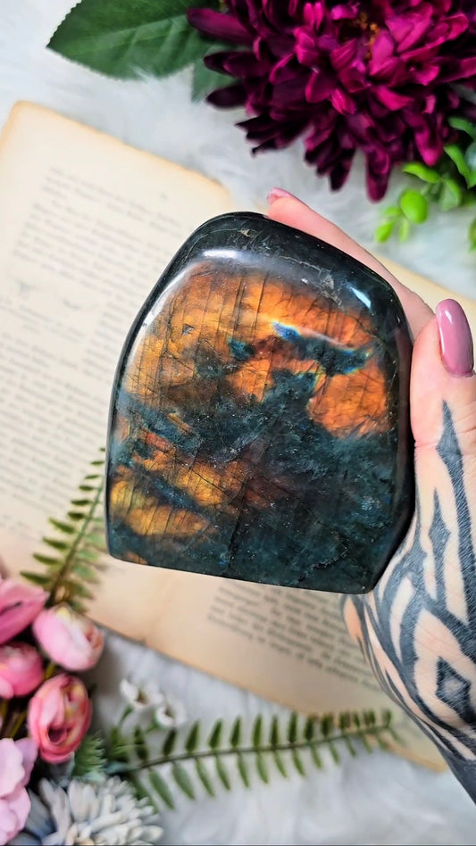 Sunset Labradorite L18