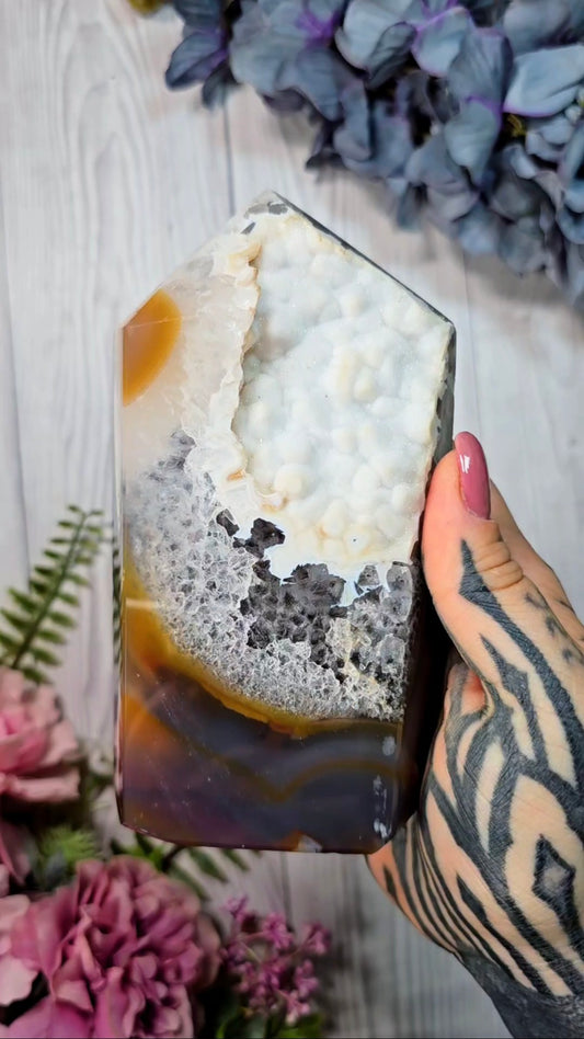 Druzy Agate Tower CT640