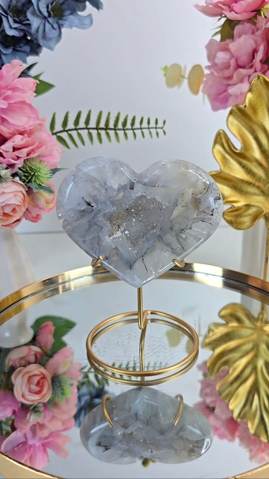 Druzy Quartz Heart on stand H40