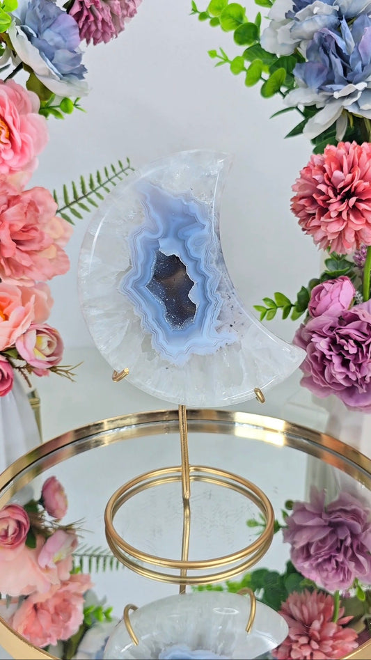 Druzy Agate Moon on stand CM305