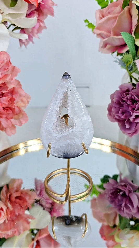 Druzy Agate Drop on stand D04