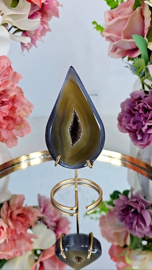 Druzy Agate Drop on stand D06