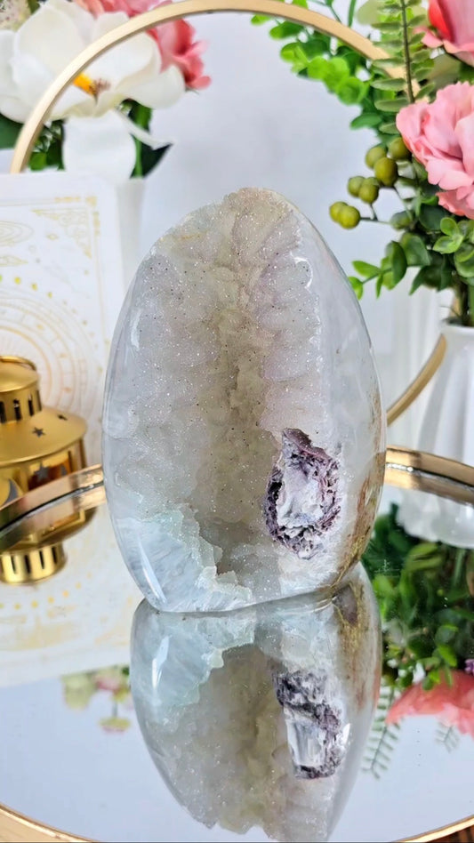 Sugary Rainbow Amethyst Cut Base 84