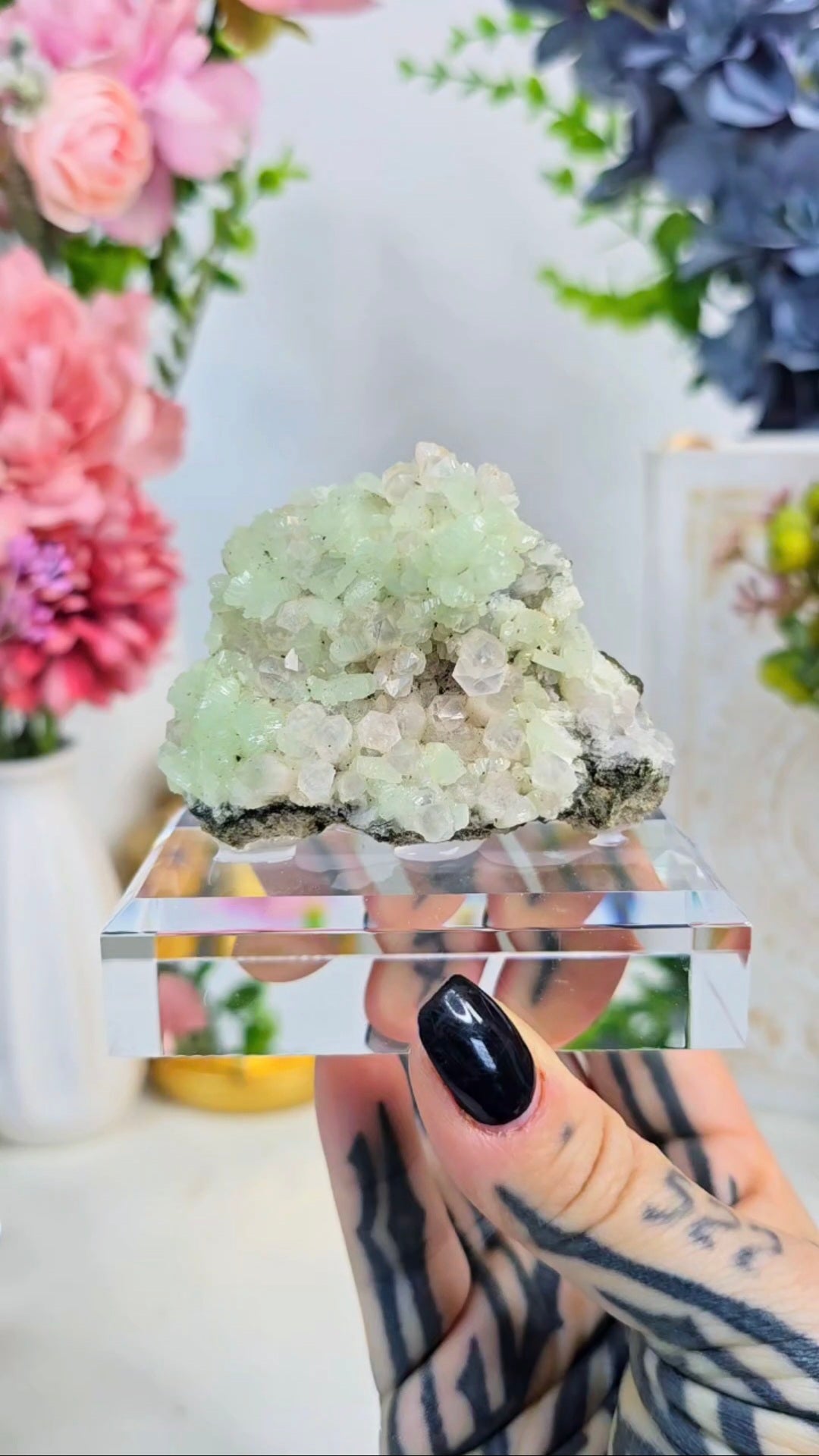 Prehnite with quartz on Base 05