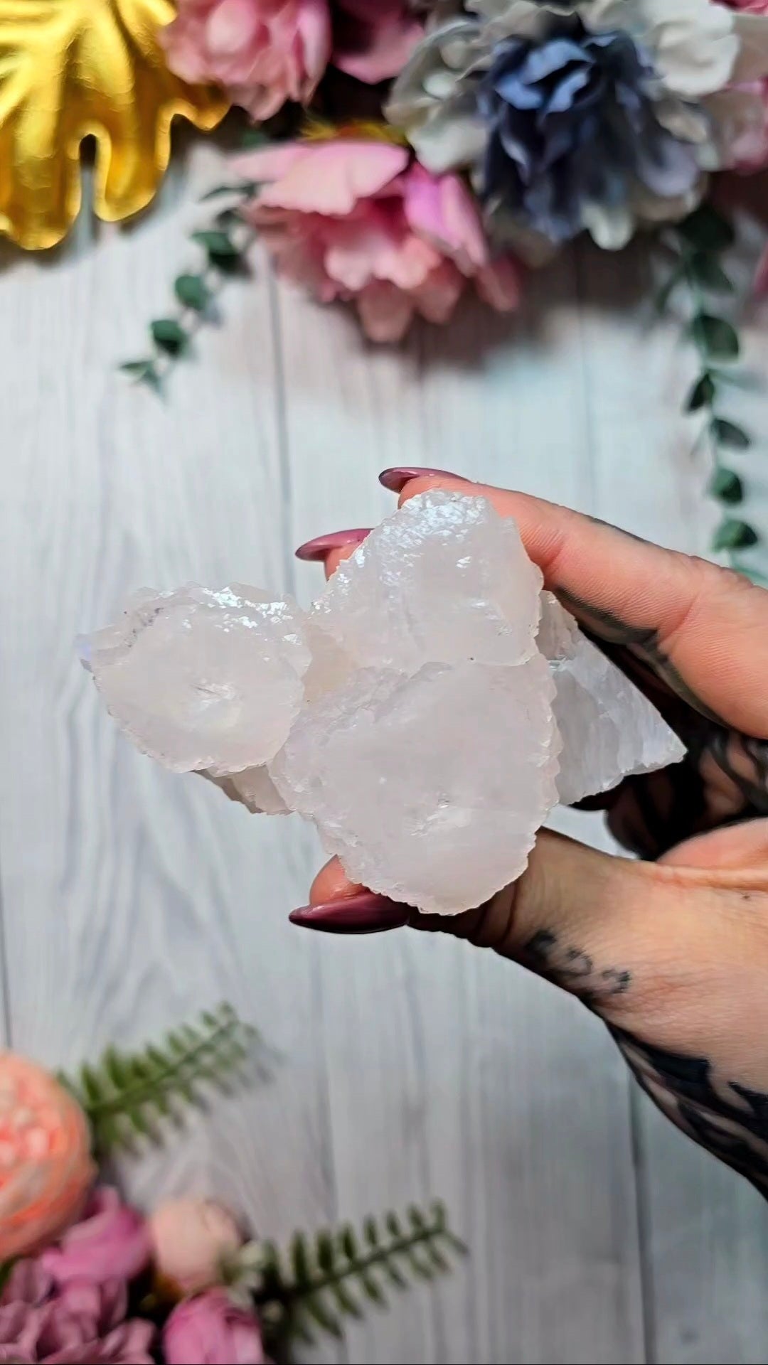 UV reactive Mangano Calcite