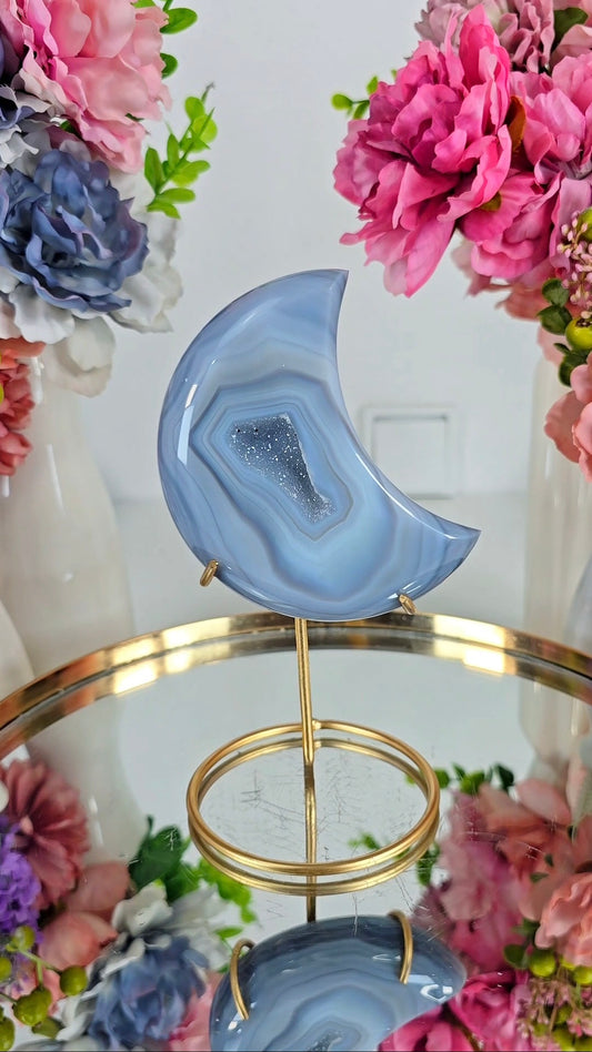 Druzy Agate Moon on stand CM325