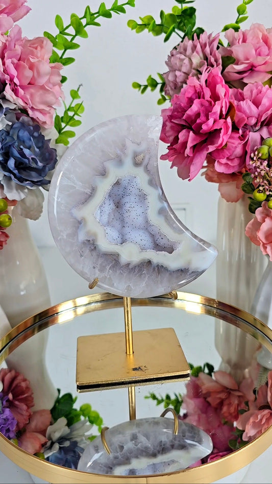 Druzy Agate Moon on stand CM322