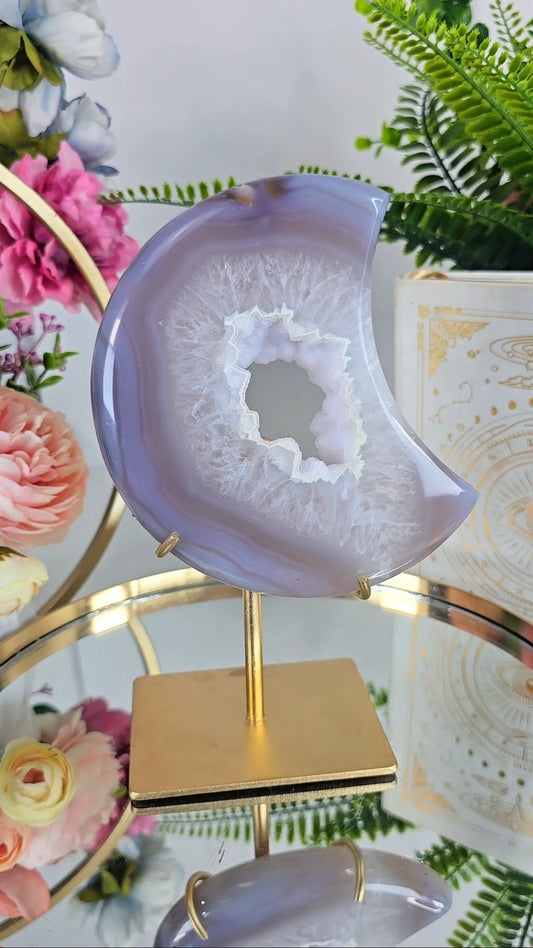 Druzy Agate Moon on stand CM326