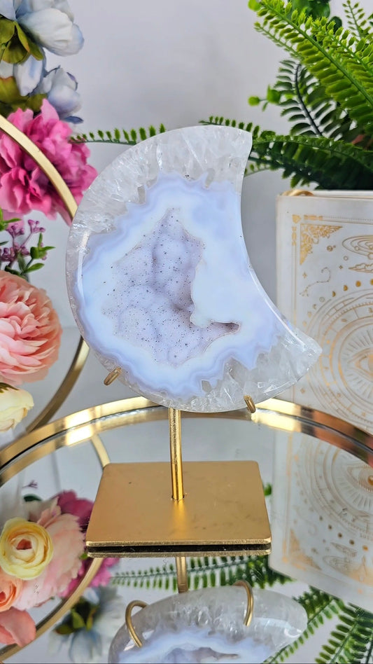 Druzy Agate Moon on stand CM328