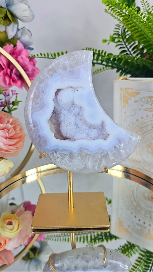 Druzy Agate Moon on stand CM330