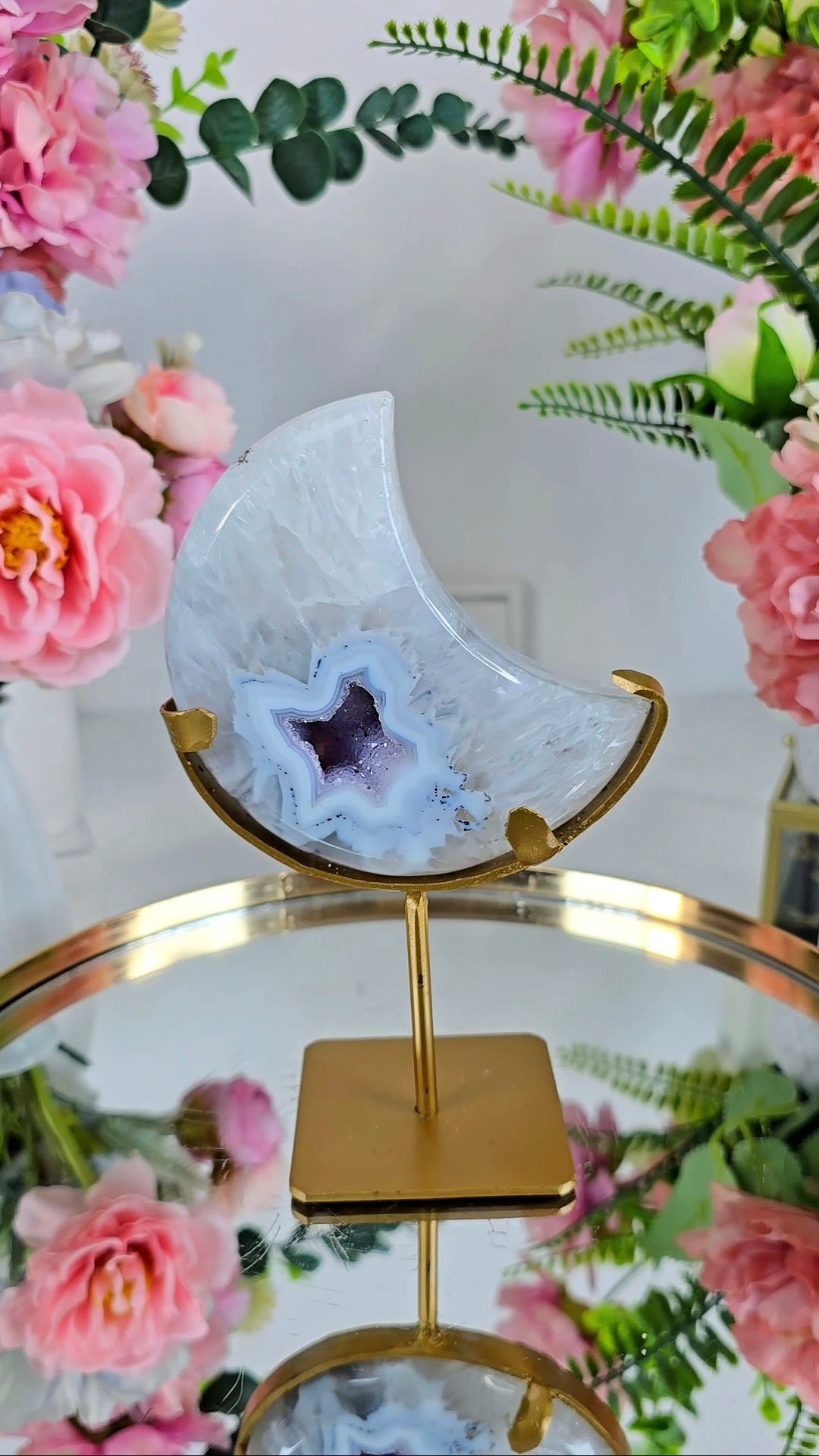 Druzy Agate Moon on stand CM332