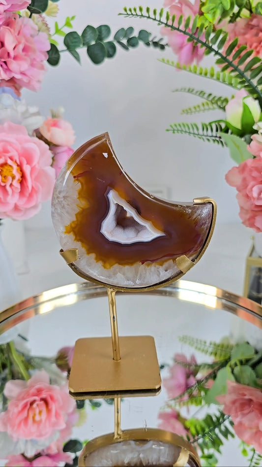 Druzy Agate Moon on stand CM333