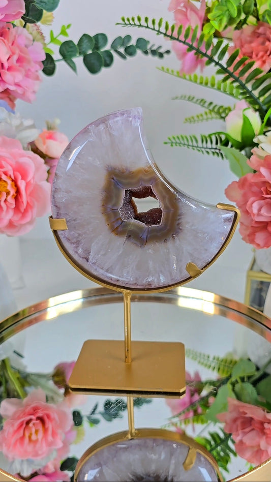 Druzy Agate Moon on stand CM337