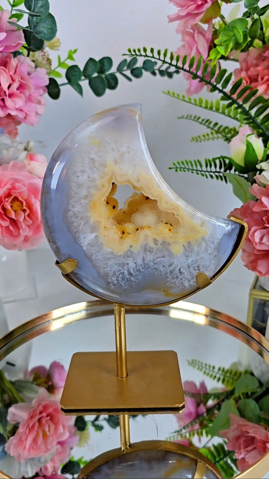 Druzy Agate Moon on stand CM340
