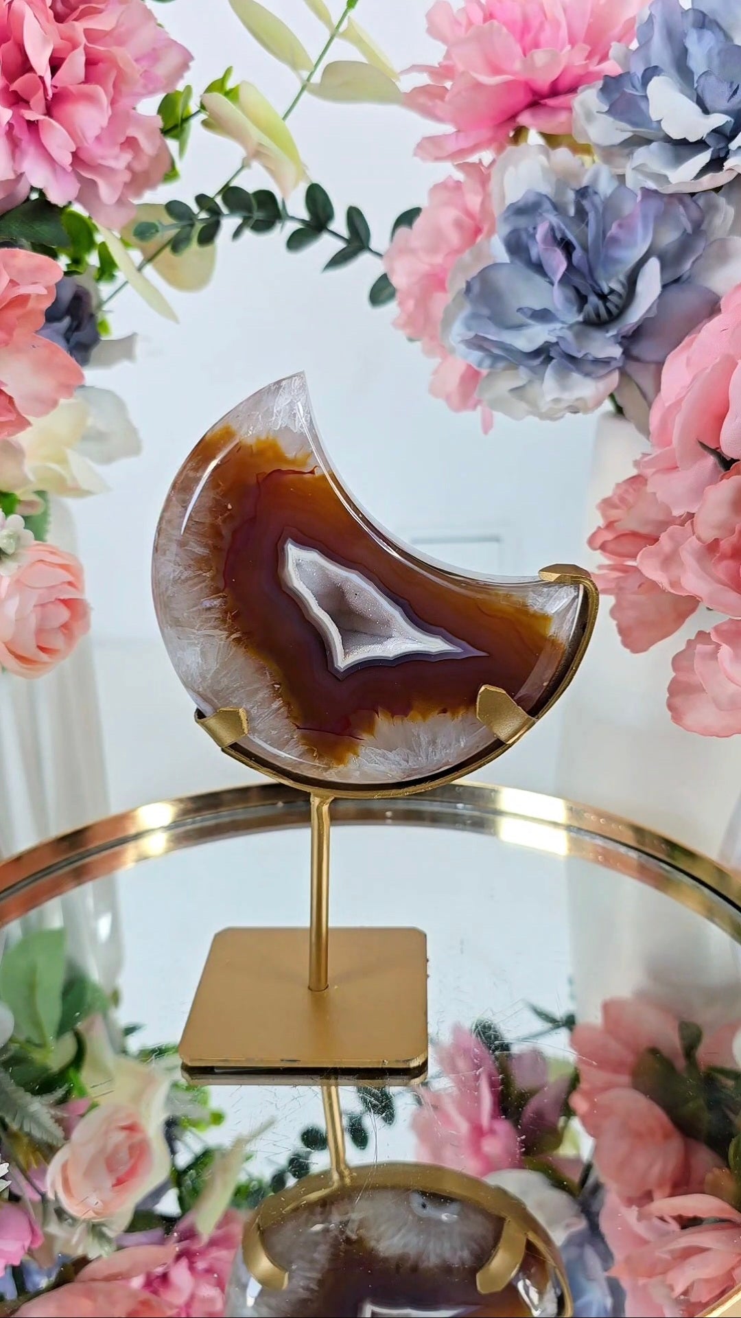 Druzy Agate Moon on stand CM341