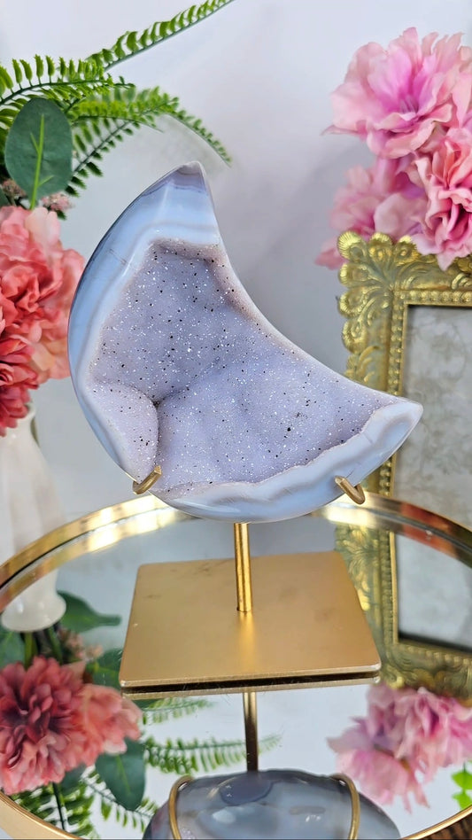 Druzy Agate Moon on stand CM347