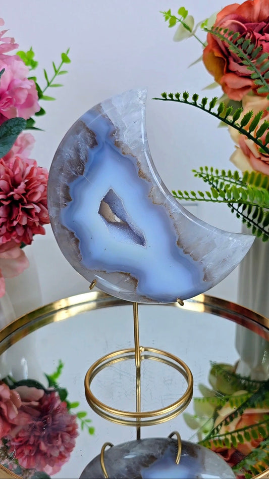 Druzy Agate Moon on stand CM352