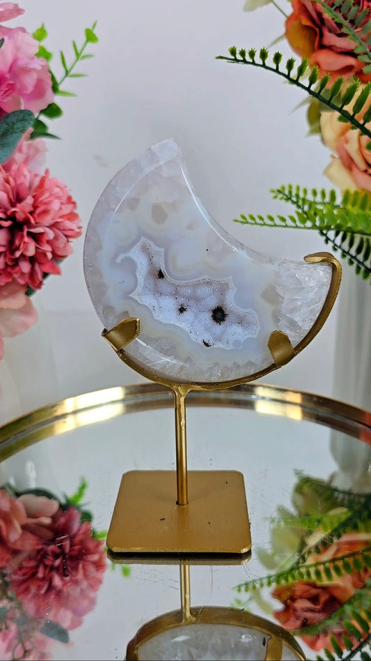 Druzy Agate Moon on stand CM348