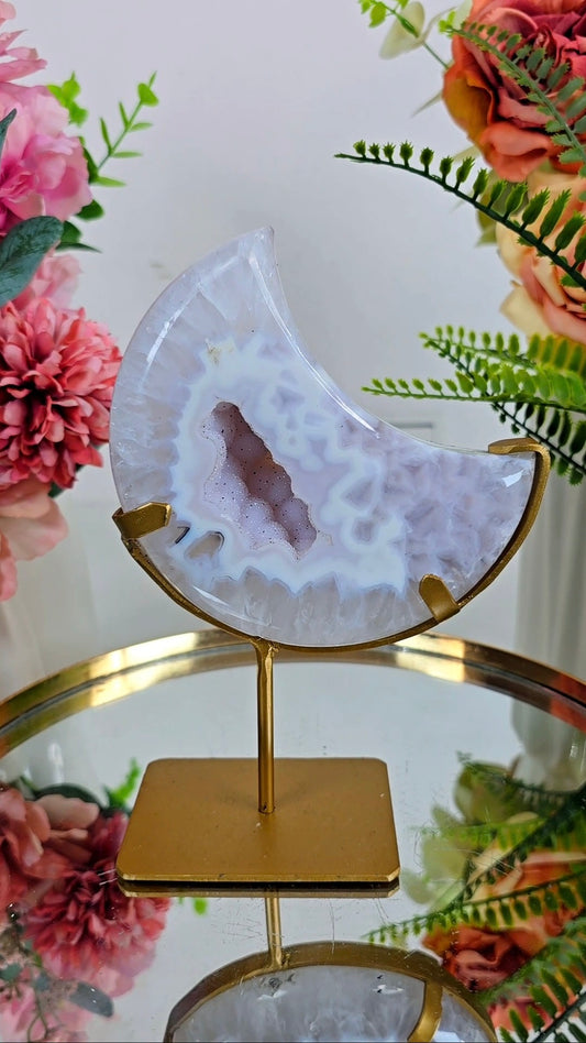 Druzy Agate Moon on stand CM351