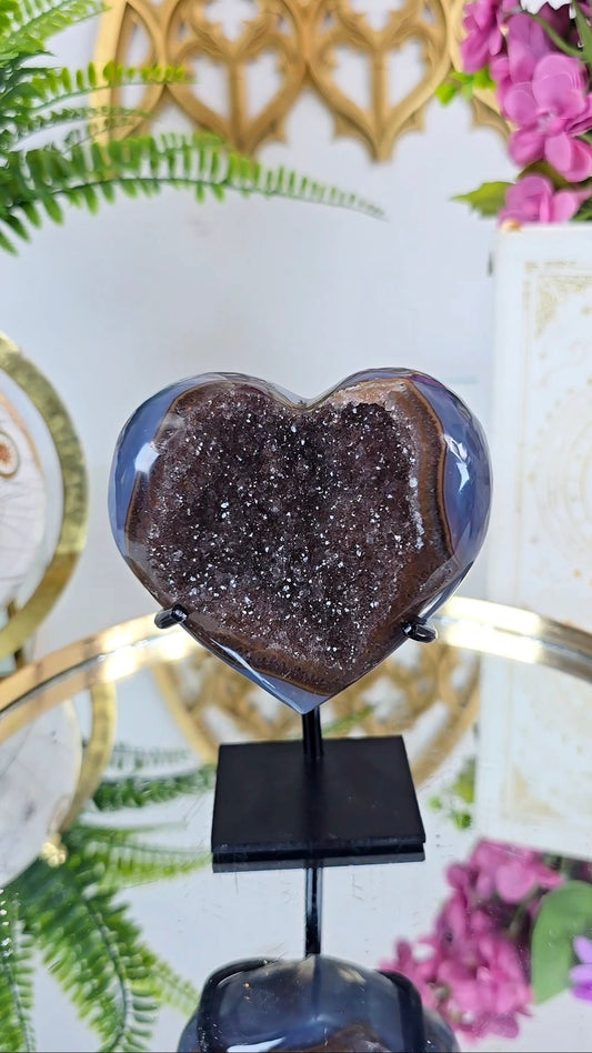 Druzy Agate Heart on stand H81