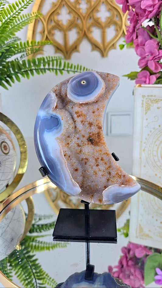 Druzy Agate Moon on stand CM353