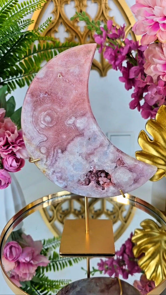 Pink Amethyst Moon on stand CM389