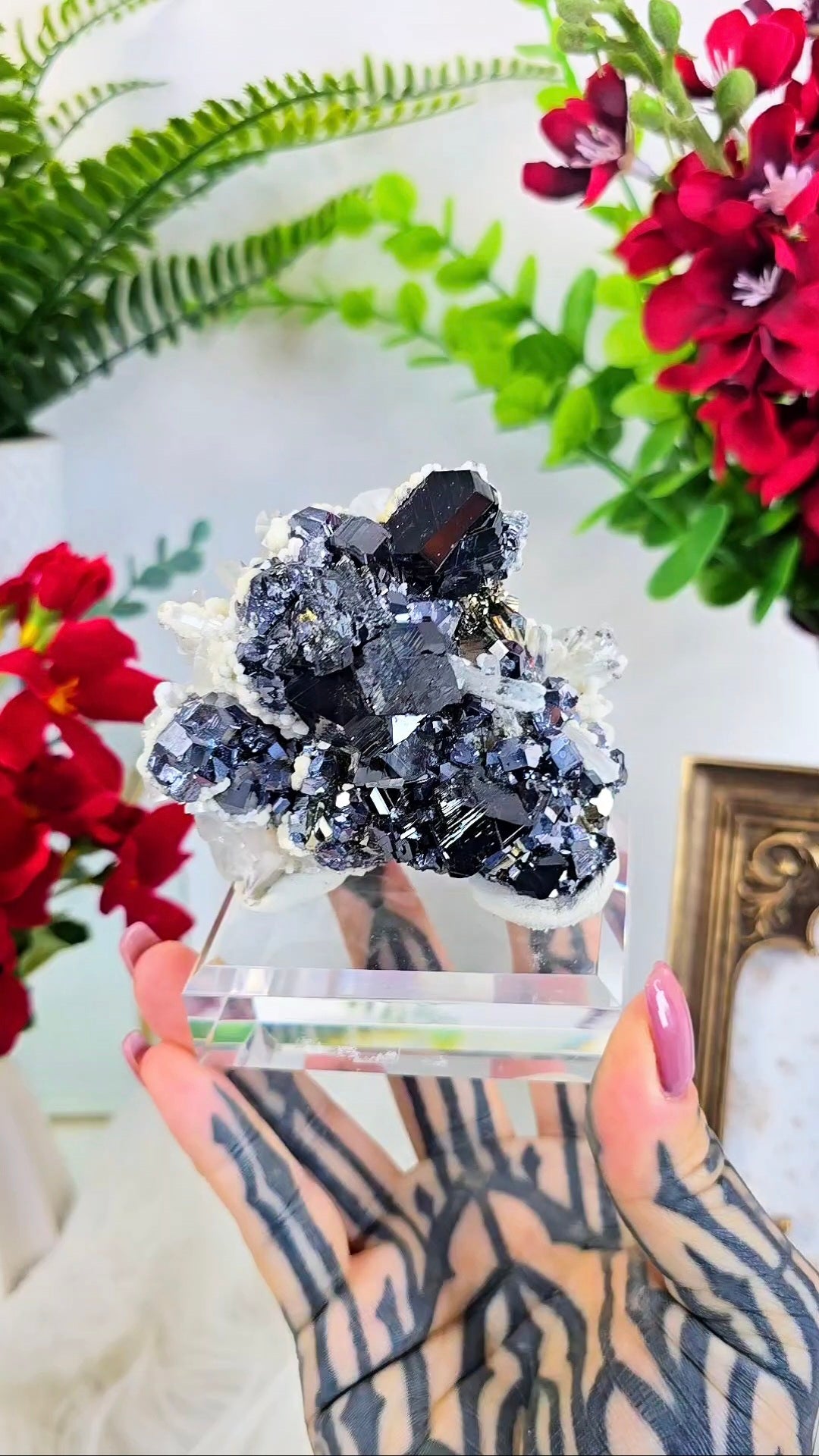 Hematite with Sphalerite, Pyrite, Quartz and Dolomite