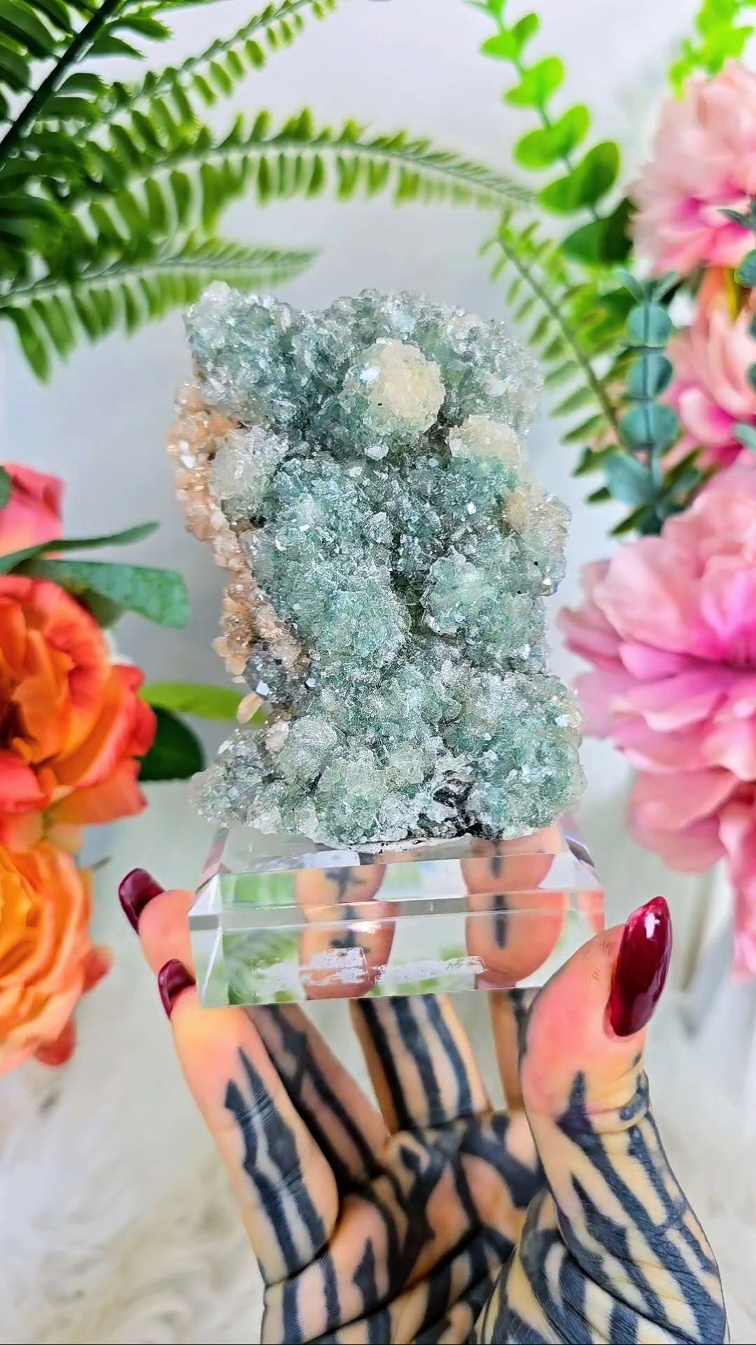Sugary Green Apophyllite with Stilbite 02