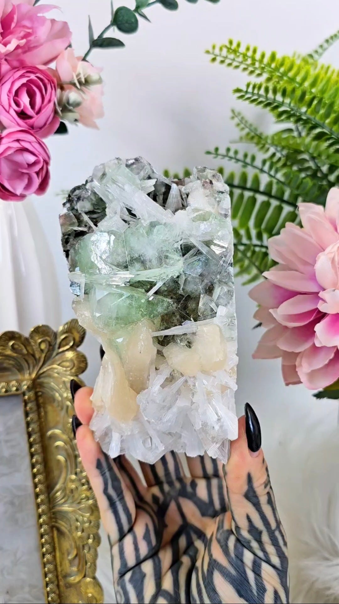 Green Apophyllite with Scolecite and Stilbite (freestanding) 08